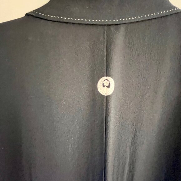 Vintage Japanese Kimono – Black Silk w/ Cranes & Family Crests - Picture 7 of 7